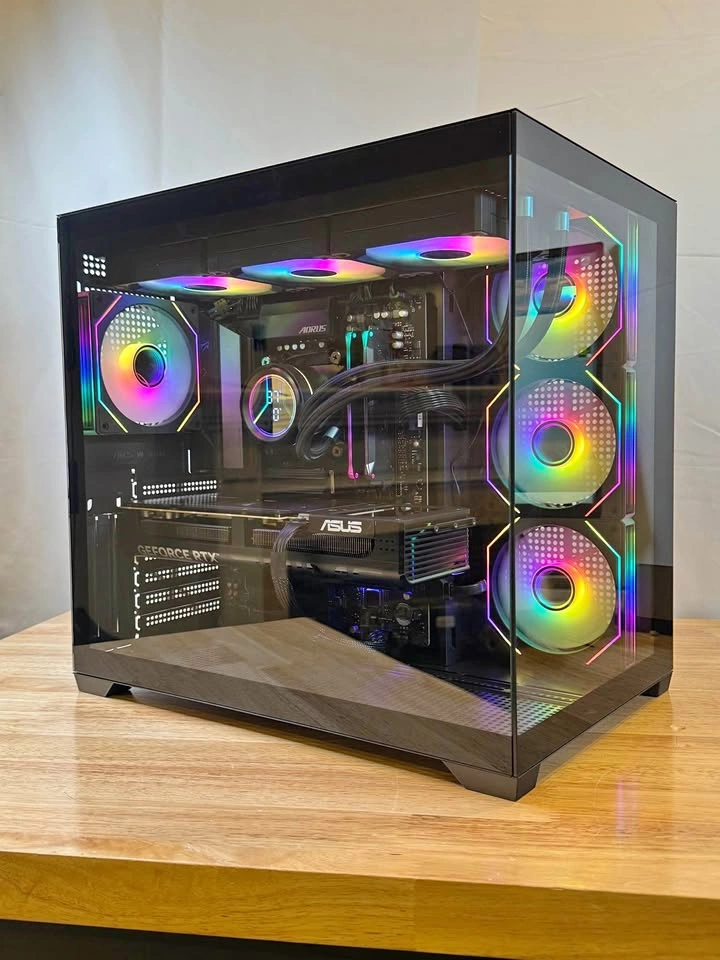 Ryzen 7 9800x3D | RTX 5070 Ti | 32GB RAM | 1TB SSD Gaming PC