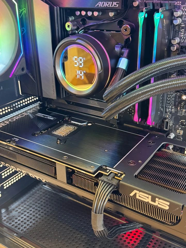 Ryzen 7 9800x3D | RTX 5070 Ti | 32GB RAM | 1TB SSD Gaming PC - photo 2