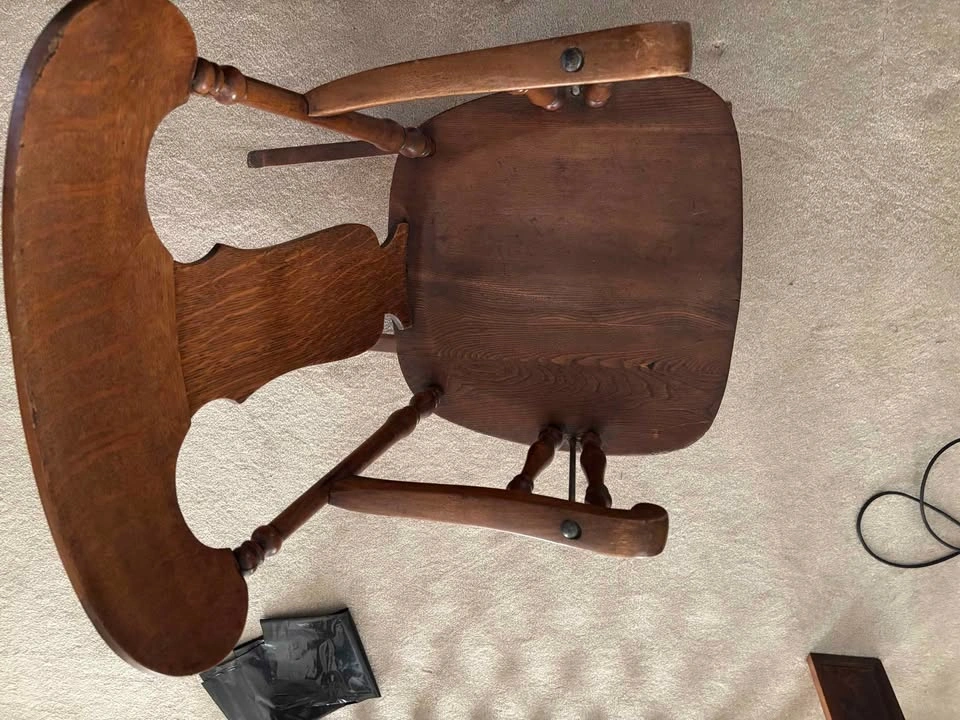 Full size, old, rocking chair, solid oak, good shape. - photo 3