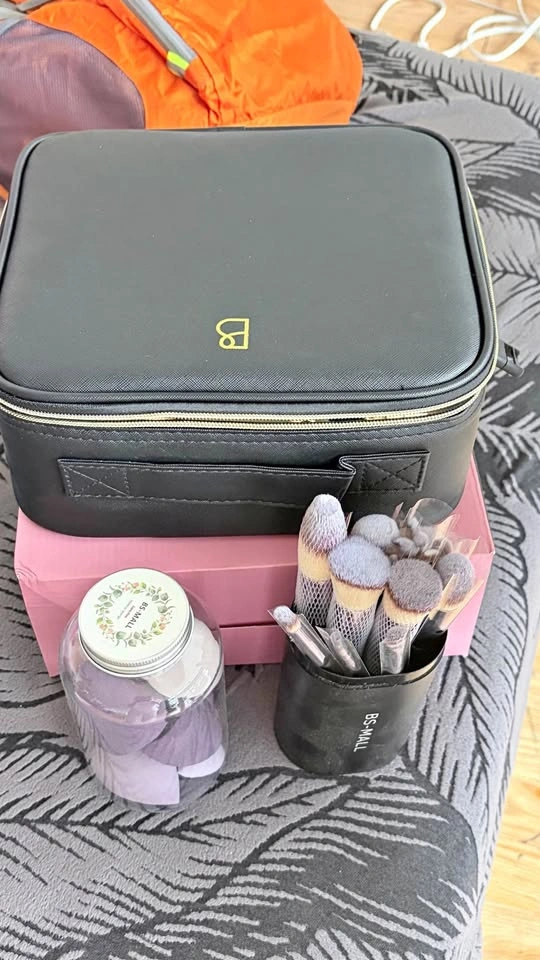 LED Makeup Bag with Rechargeable Mirror