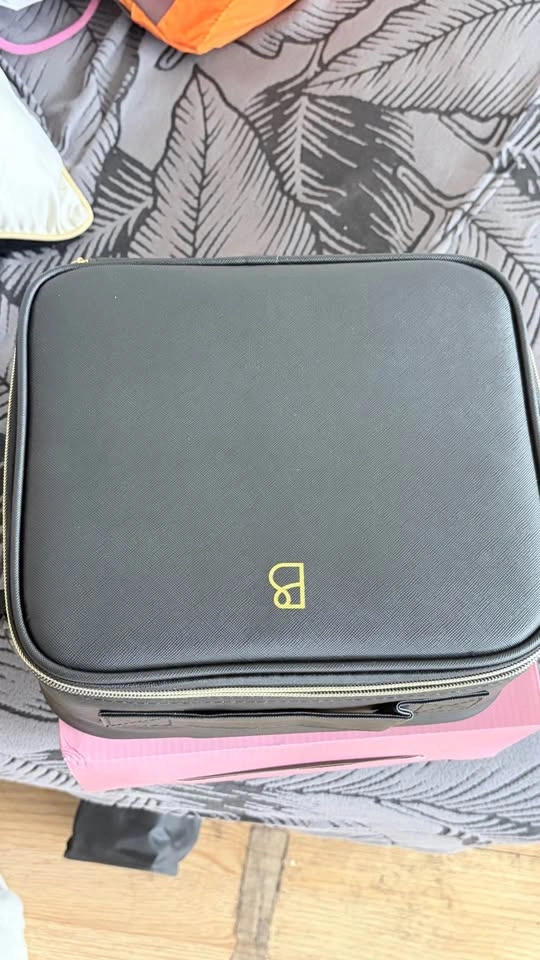 LED Makeup Bag with Rechargeable Mirror - photo 2