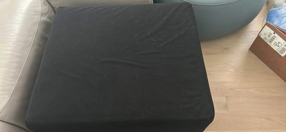 BoConcept Ottoman with Custom Leather Cover – Stylish & Function - photo 5