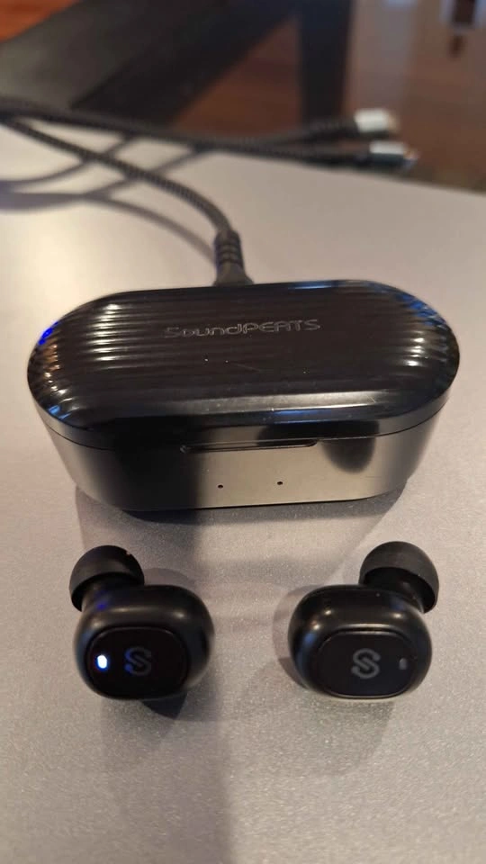 Ear Buds - photo 2