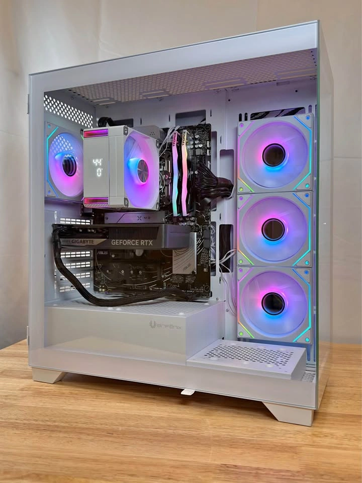 Ryzen 7 9700x | RTX 5060 Ti | 32GB RAM | 1TB SSD Gaming PC