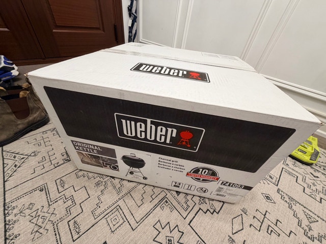 Weber Original Kettle 22-Inch Charcoal Grill - photo 2