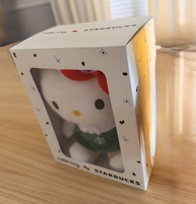 Starbucks Hello Kitty Plush Toy - photo 2