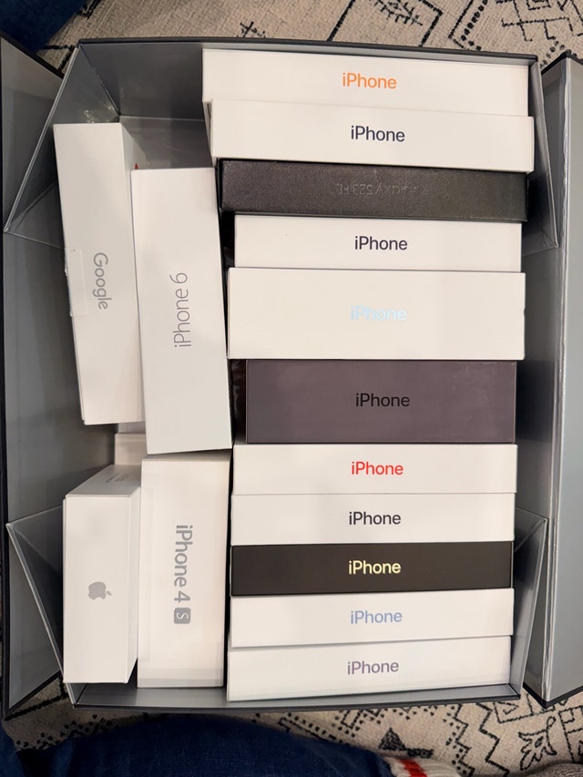 iPhone & Samsung Phone Boxes (No Content) - photo 5