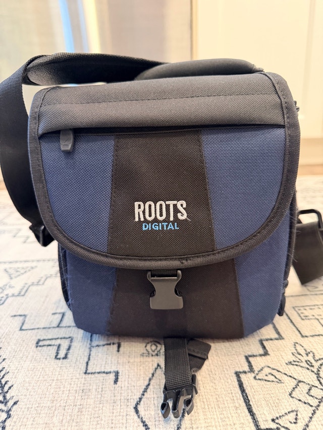 Roots Digital SLR Camera Bag