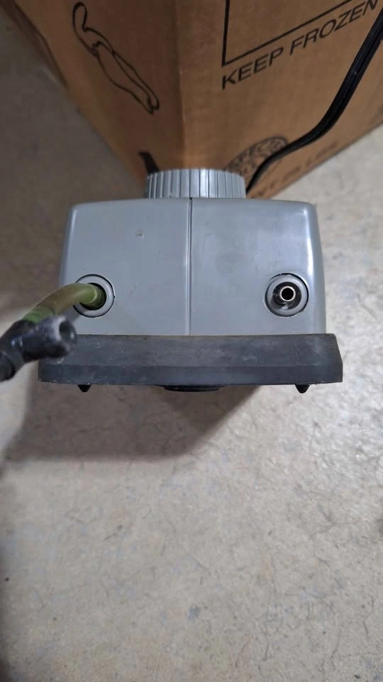 Aquarium air pump - photo 2