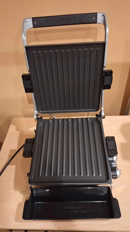 George Foreman Grilling Machine - photo 2