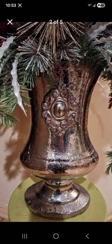 Winter/Holiday Floral Arrangement - photo 2