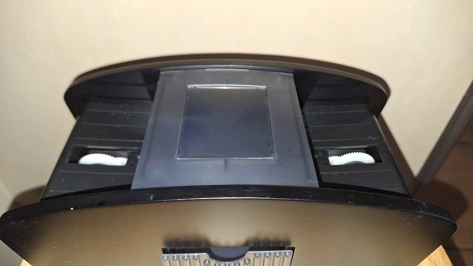 New Wooden panels electronic card shuffler - photo 3