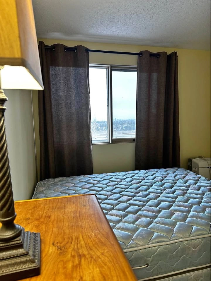 Roommate wanted