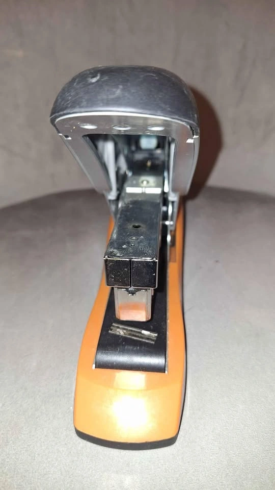 Swingline Heavy Duty Stapler - photo 3