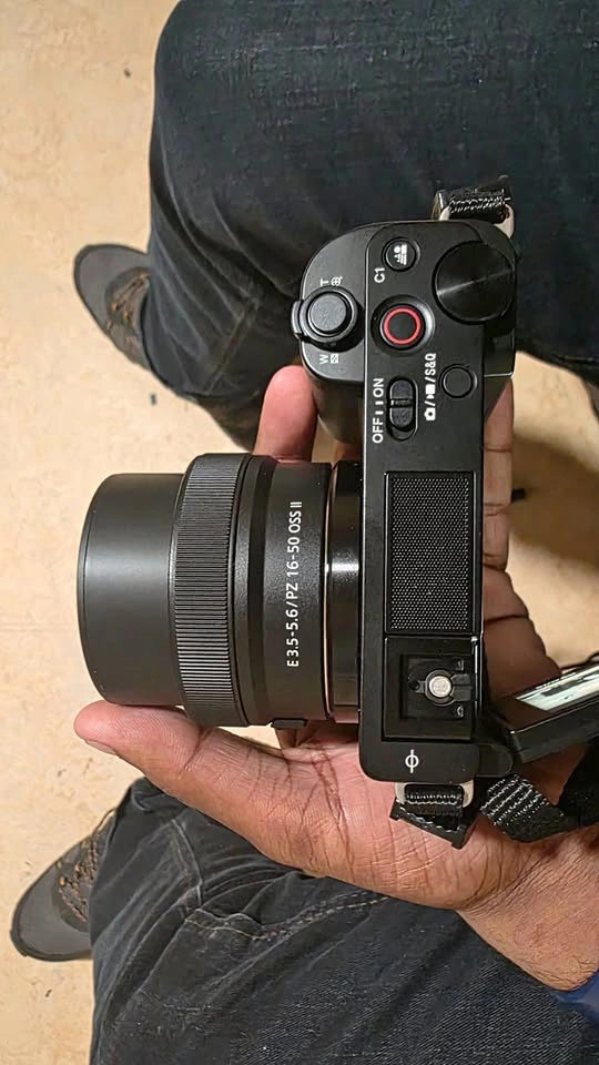 Sony ZV-E10 - Basically new shutter count 420 + box