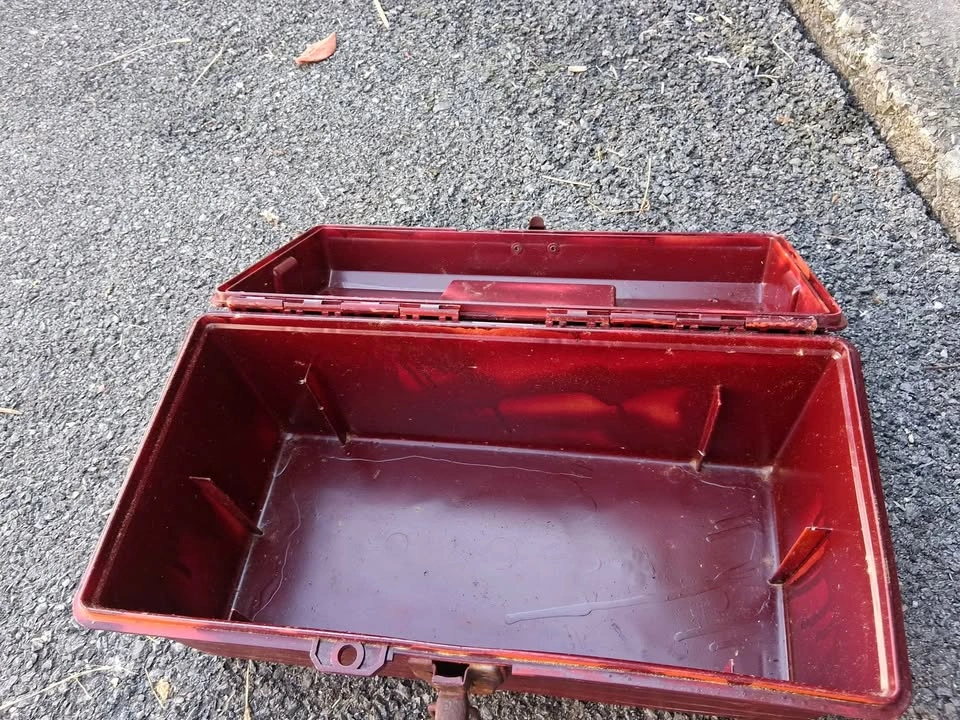 Plastic tool box - photo 2