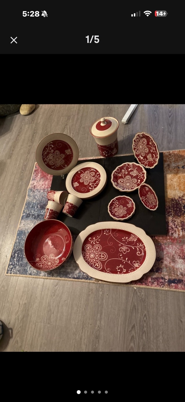 Maribeth Dish Set