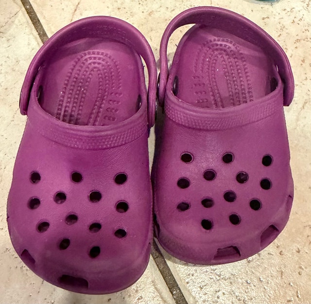 Crocs Size 4/5 - photo 2