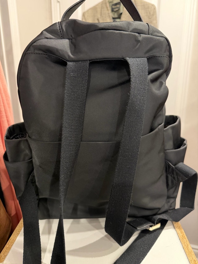 Henri Bendel Backpack - photo 2