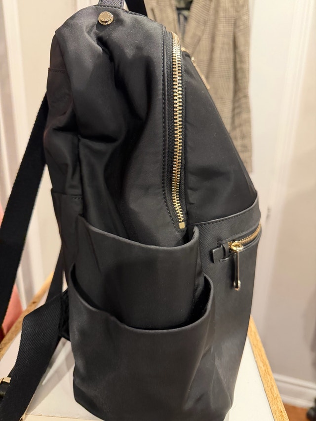Henri Bendel Backpack - photo 3