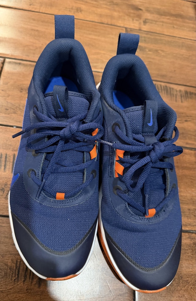 Nike Training Shoes women size 6 - photo 2