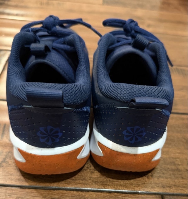 Nike Training Shoes women size 6 - photo 4