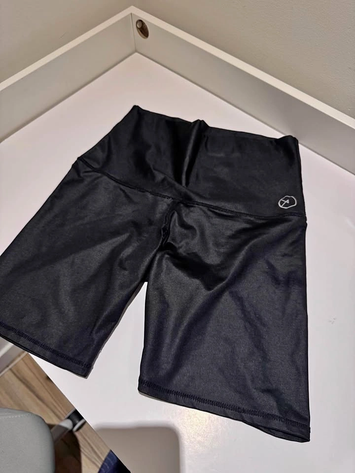 Biker shorts (Size M)