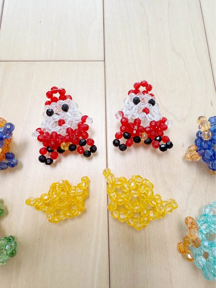 Handmade Beaded Animals, Santa Claus and Crowns - photo 2