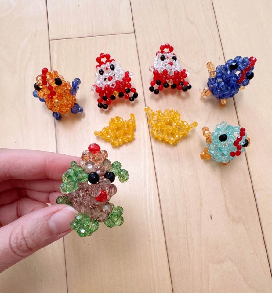 Handmade Beaded Animals, Santa Claus and Crowns - photo 3