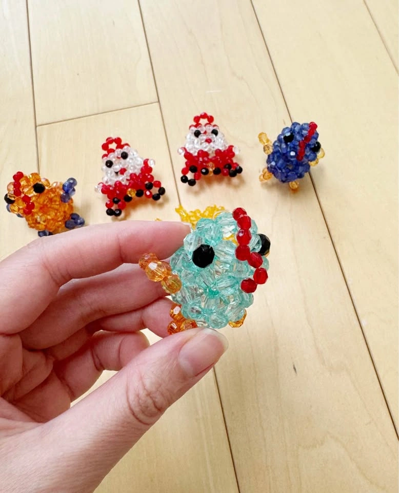 Handmade Beaded Animals, Santa Claus and Crowns - photo 4