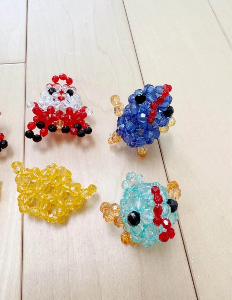 Handmade Beaded Animals, Santa Claus and Crowns - photo 5
