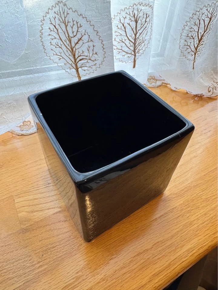 Black Square Ceramic Decorative / Plant Pot - photo 4