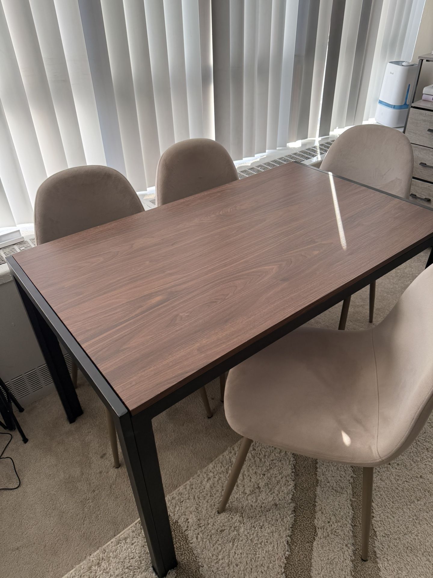 Small-Space Dining Table with 4 Chairs – Perfect for Apartments