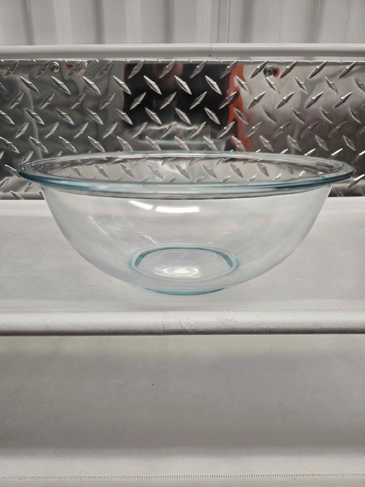 Pyrex 10.5 inch Glass Mixing Bowl - photo 3