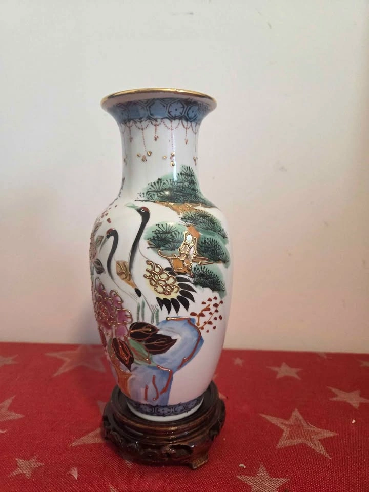 Vintage Chinese Vase with Cranes and Peony Motifs - photo 2
