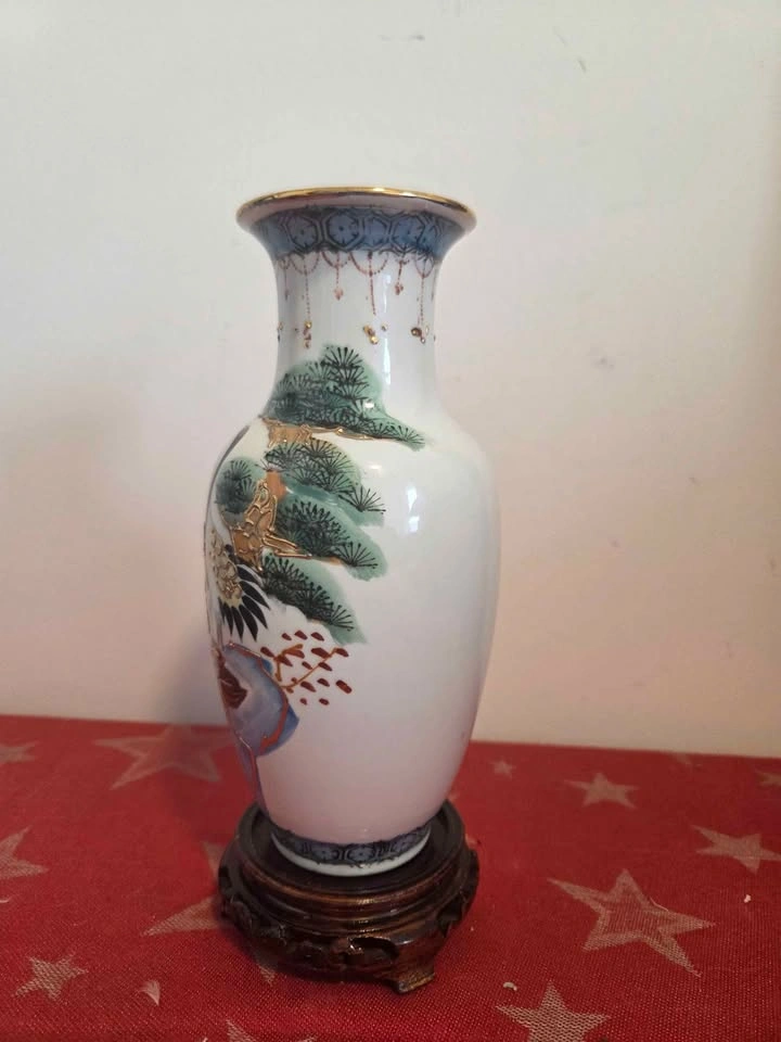 Vintage Chinese Vase with Cranes and Peony Motifs - photo 3