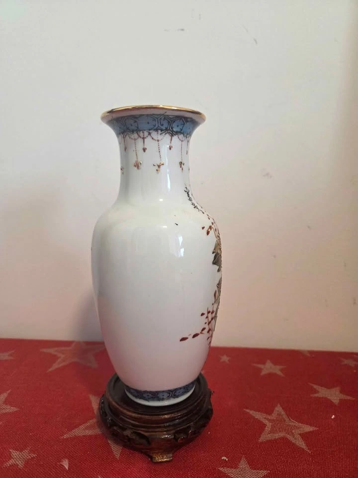 Vintage Chinese Vase with Cranes and Peony Motifs - photo 4