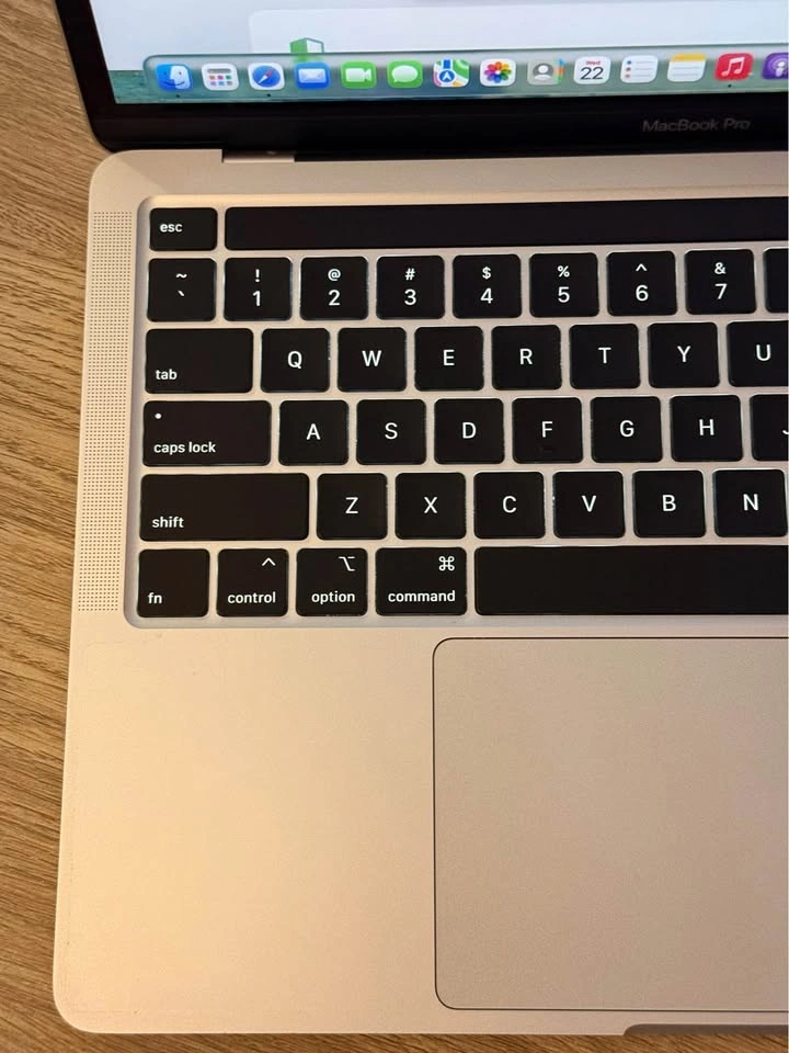Apple MacBook Pro - 2020 - 13 inch - i5 16/512 GB - Silver - photo 3