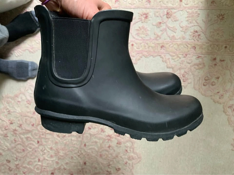 London Fog Black Rubber Chelsea Boots - Size 6M - photo 5