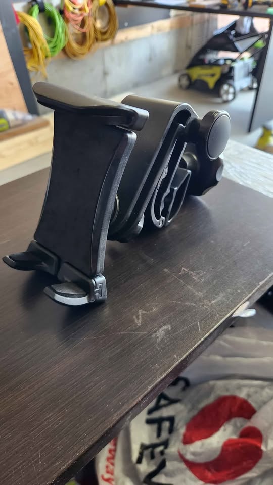 Car headrest cellphone mount - photo 2