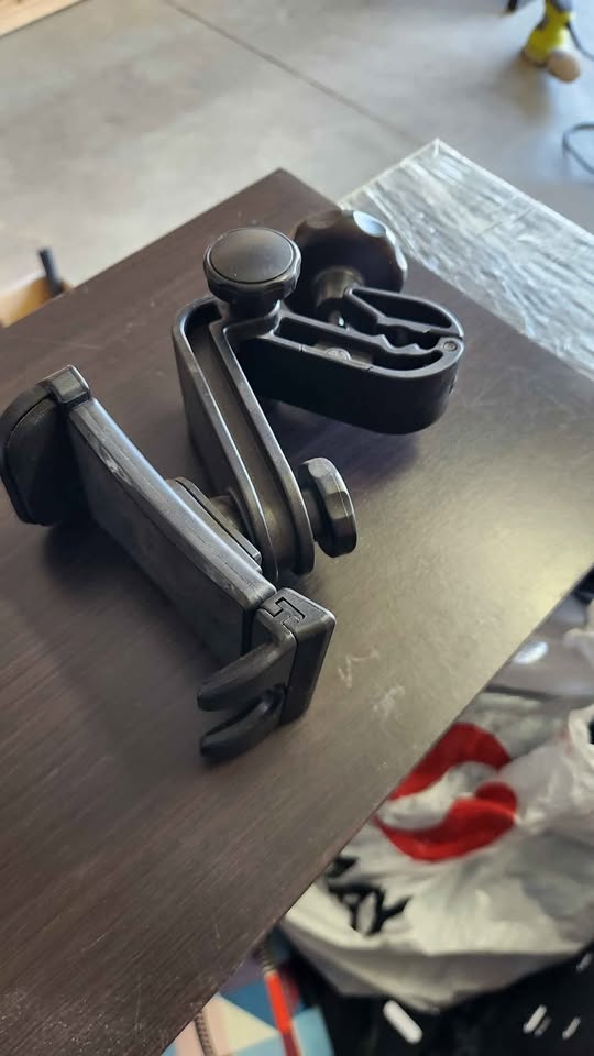 Car headrest cellphone mount - photo 3