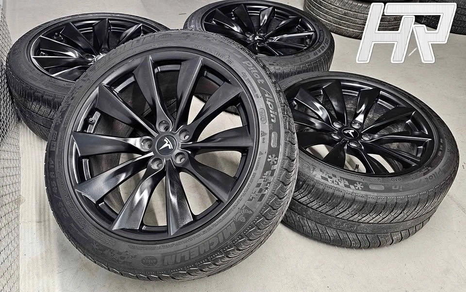 Tesla Model Y Rims w/ Winter Tires 255/45R19 +TPMS