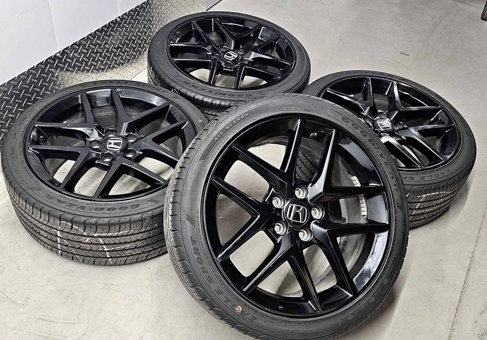 Honda Civic OEM Rims with All Season Tires 235/40R18