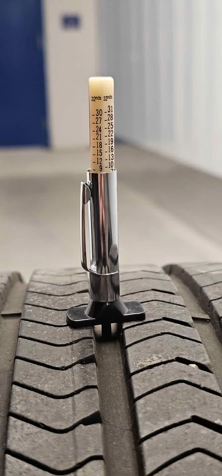 Honda Civic OEM Rims with All Season Tires 235/40R18 - photo 3