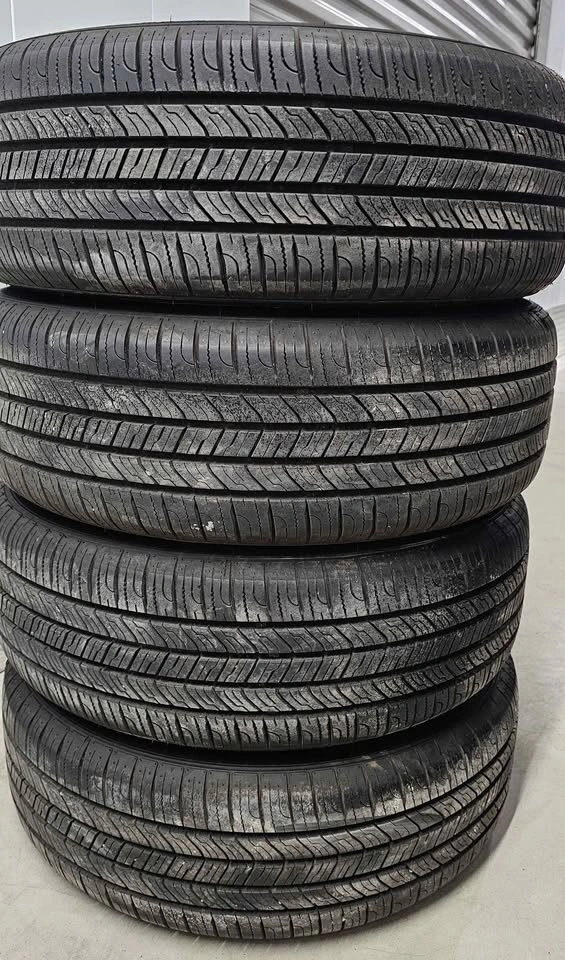 Nissan Versa OEM Rims with All Season Tires 195/55R16 - photo 4