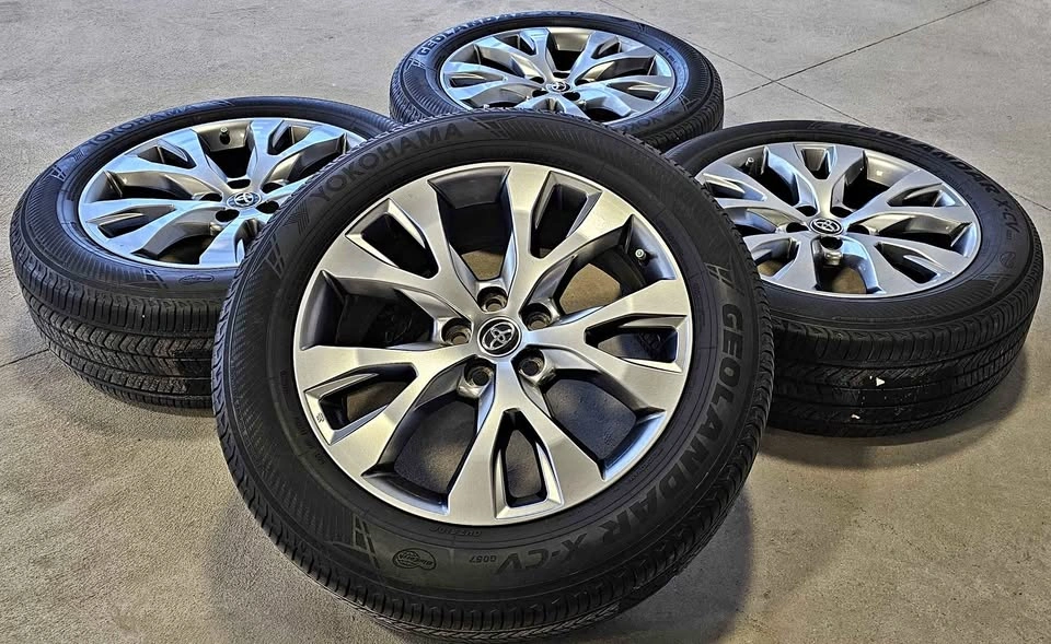 Toyota Grand Highlander OEM Rims w/ All Season Tires 255/55R20 +