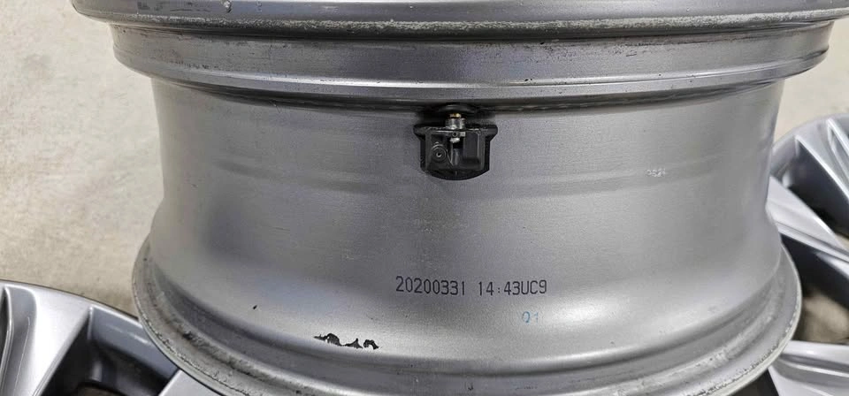 Mazda CX-5 OEM Rims 19 inches TPMS installed - photo 2