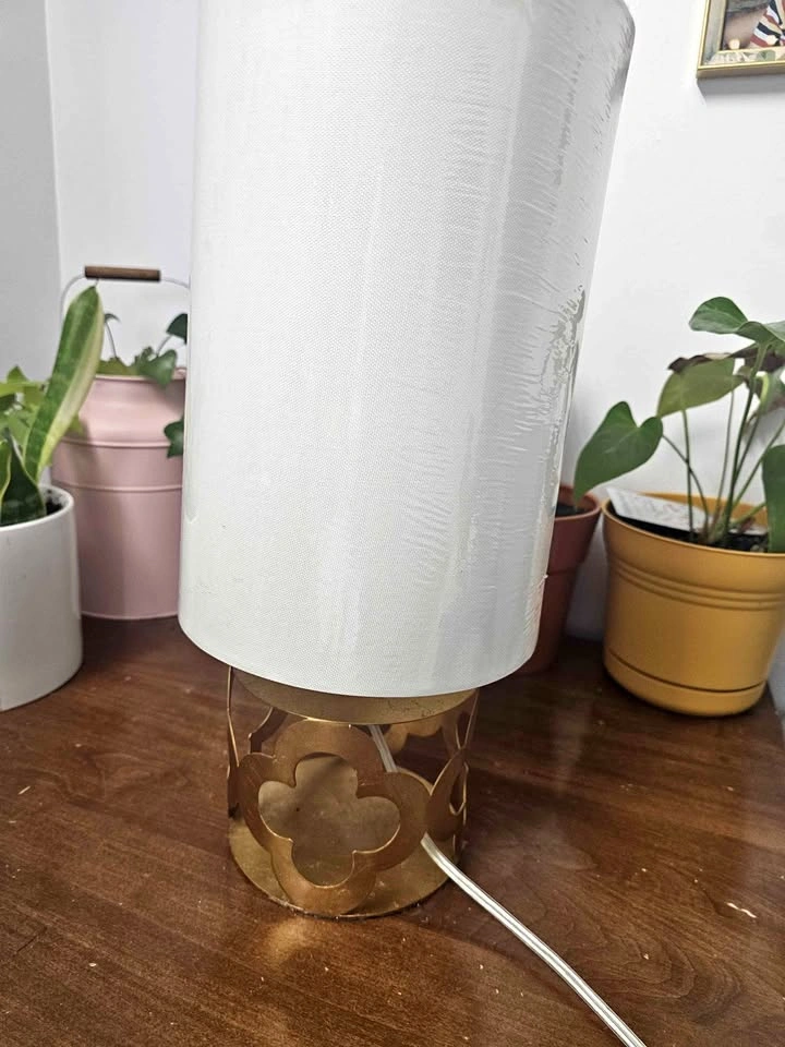 Gold & White Table Lamp w Quatrefoil Base