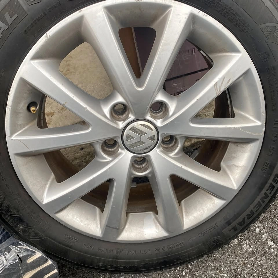 2 VW Jetta R16" Rims (Tire type 205/55R16)