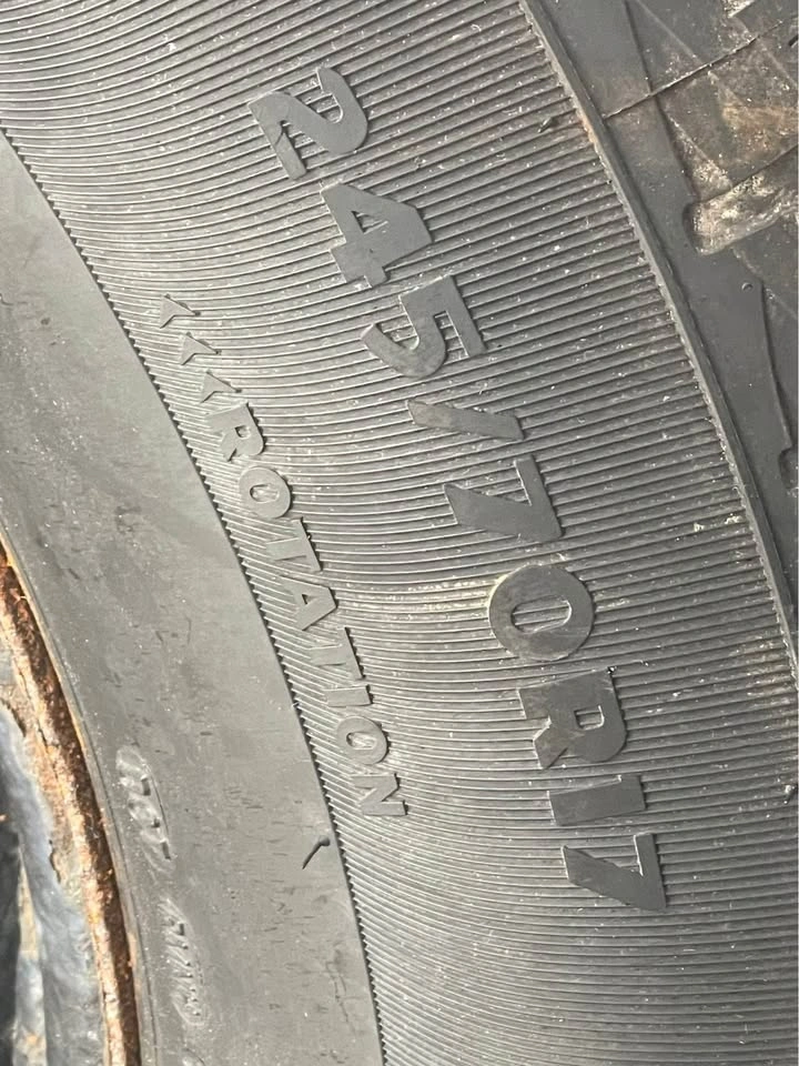 2 Winter Tires on Rims 245/70R17 - photo 3